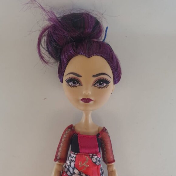 Ever After High Legacy Day Raven Queen Doll - Picture 3 of 6